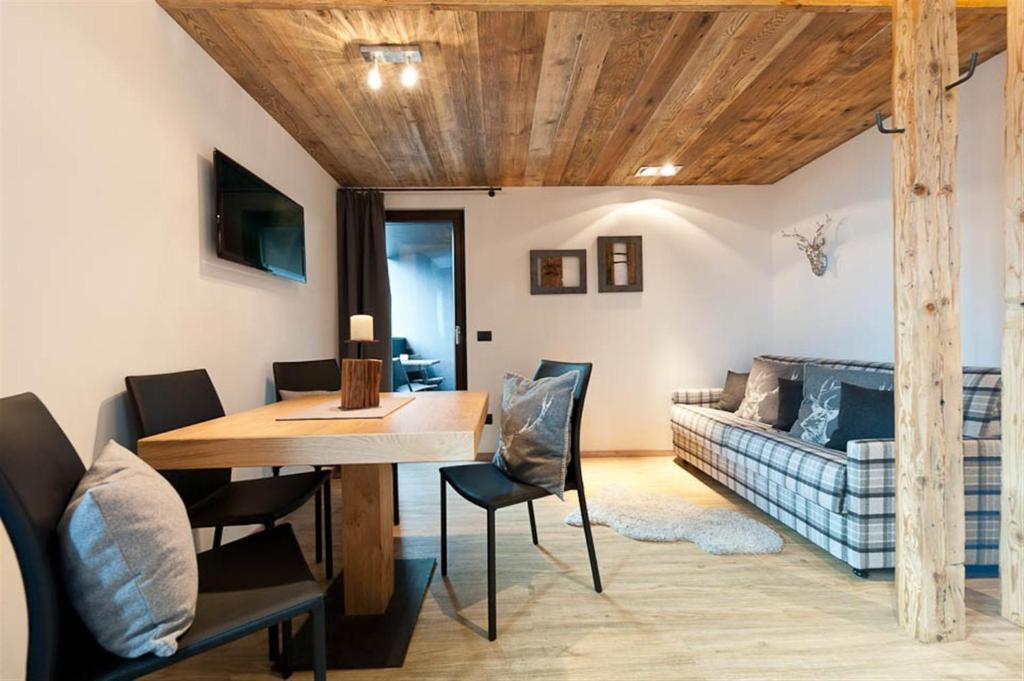 Burgus - Design & 4*