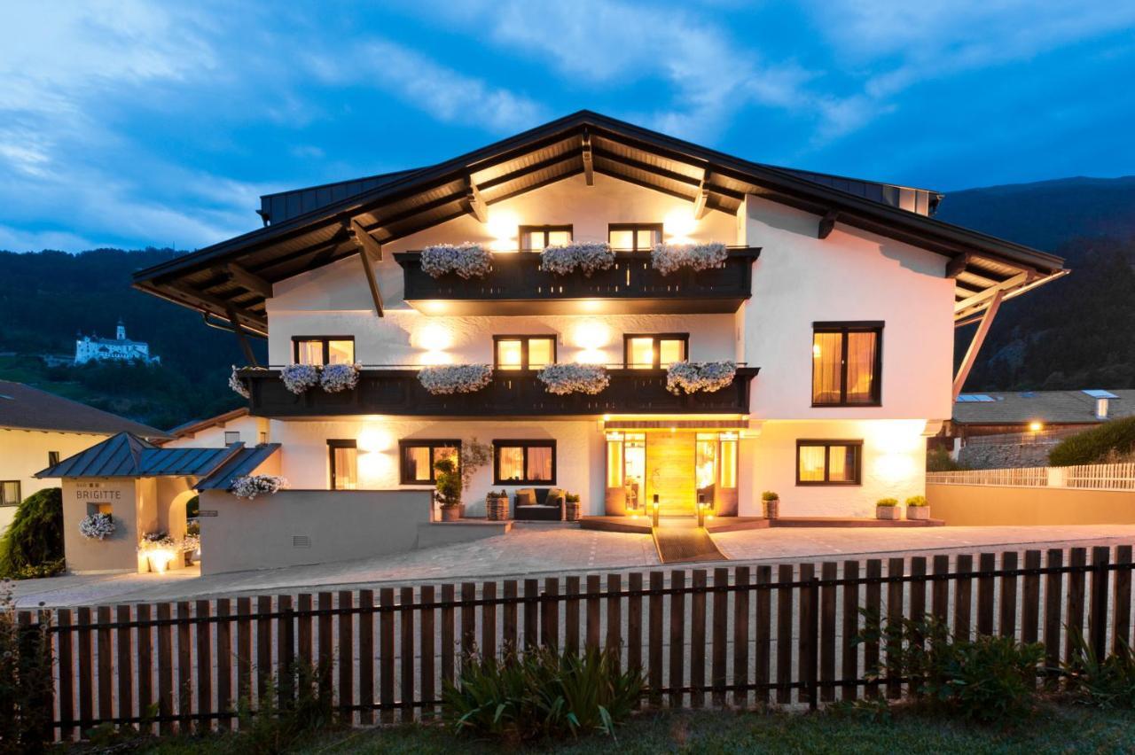 Apart-hotel Burgus - Design & 4*