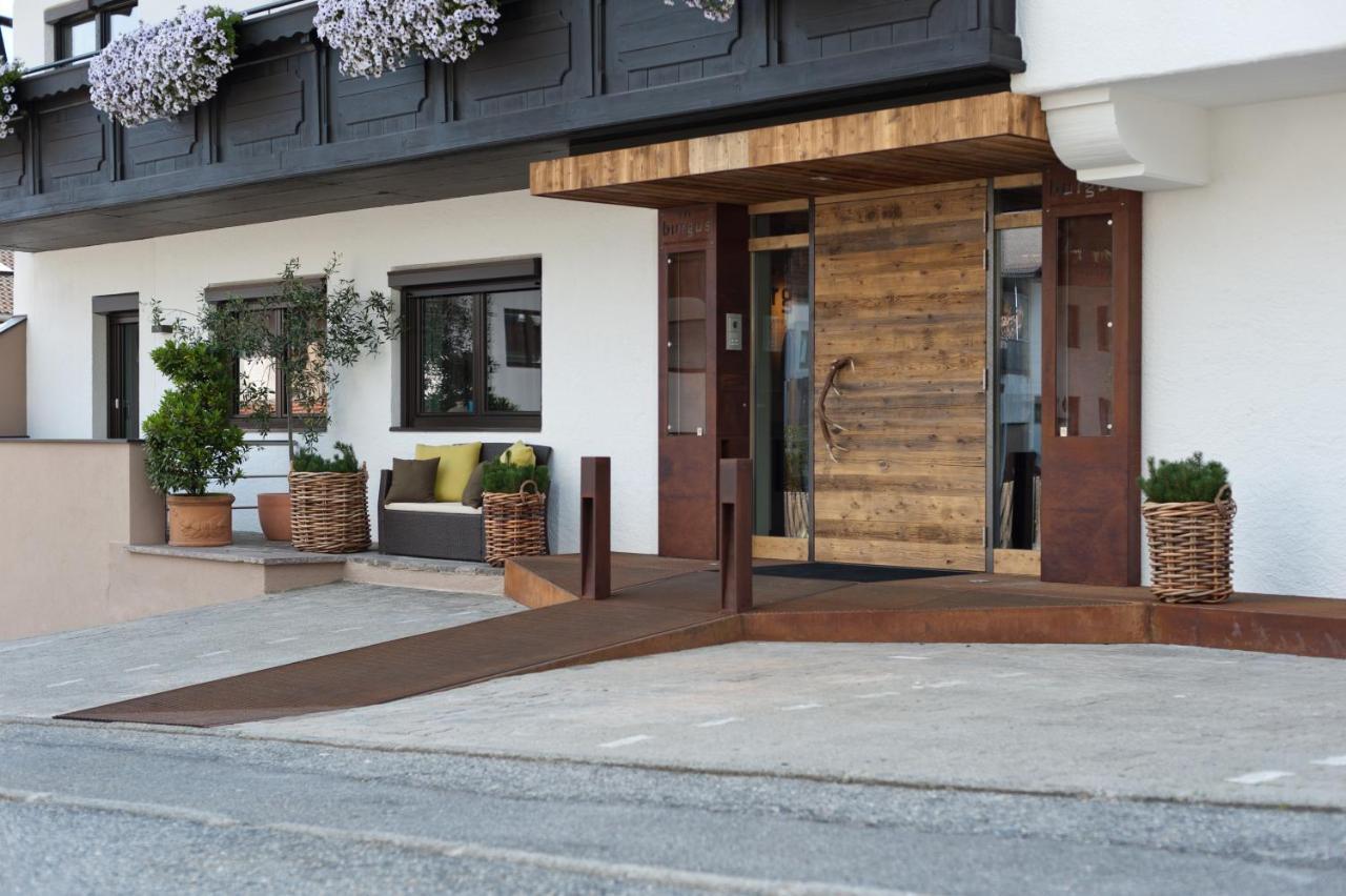 Apart-hotel Burgus - Design & 4*